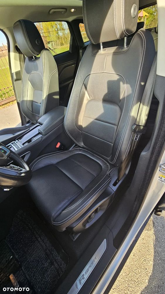Jaguar F-Pace 2.0 i4D AWD R-Sport - 12