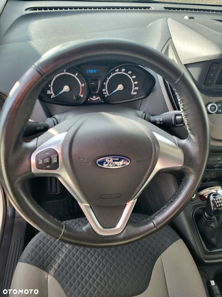 Ford Transit Courier - 15