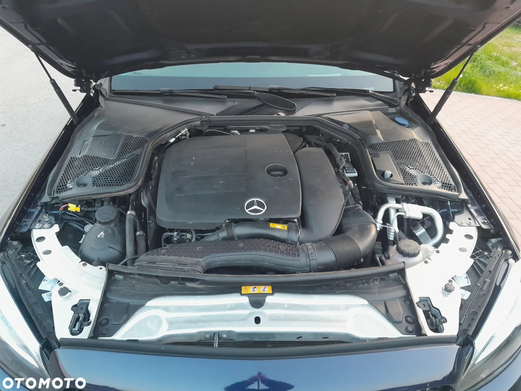Mercedes-Benz Klasa C 200 T 9G-TRONIC AMG Line - 18