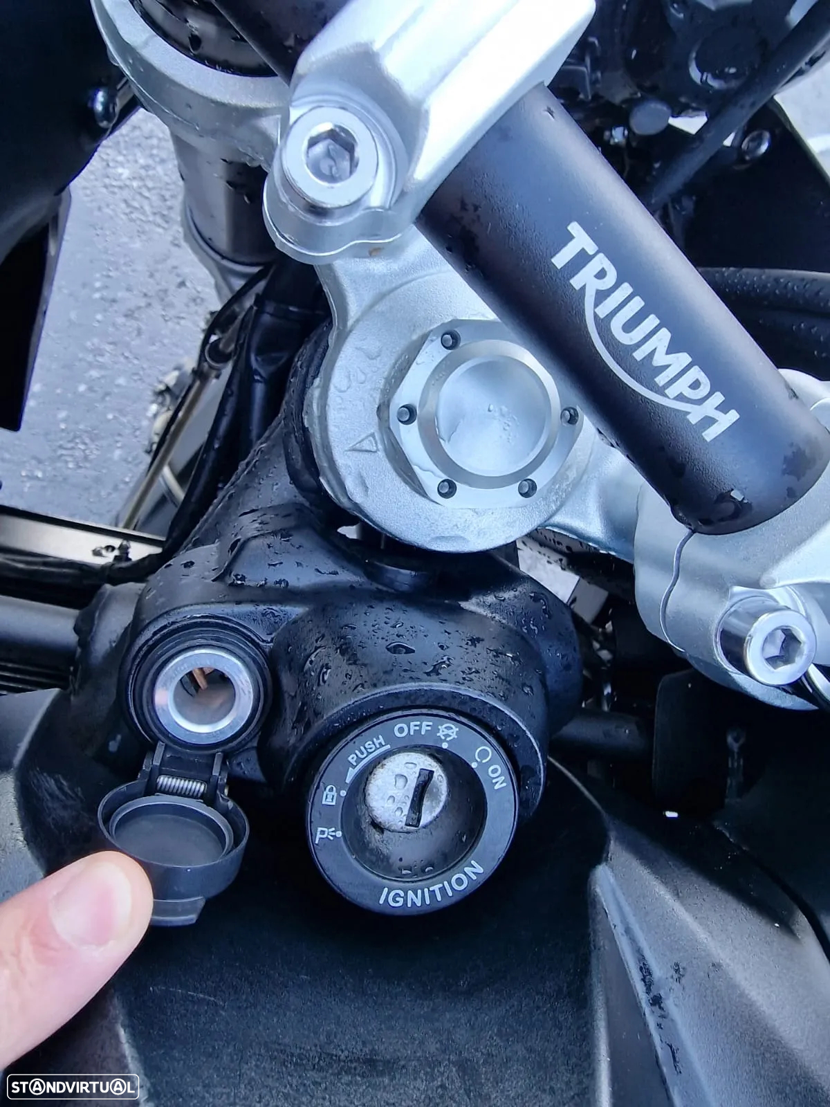 Triumph Tiger 800 XRX - 9