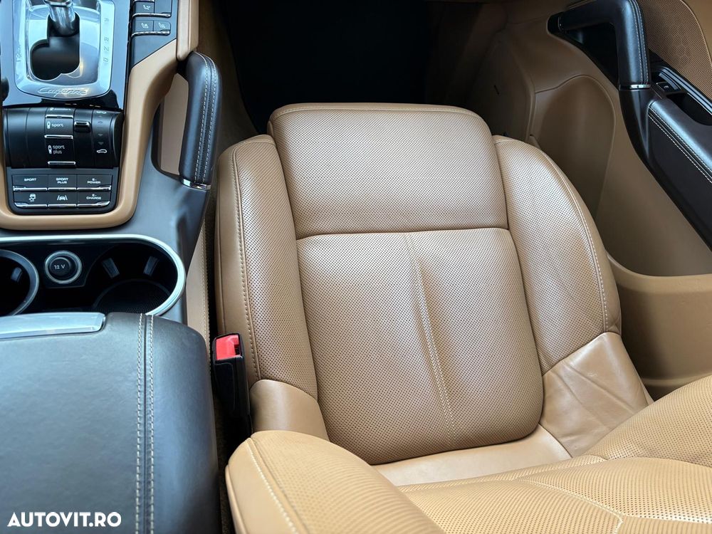 Porsche Cayenne S Hybrid Tiptronic S - 4