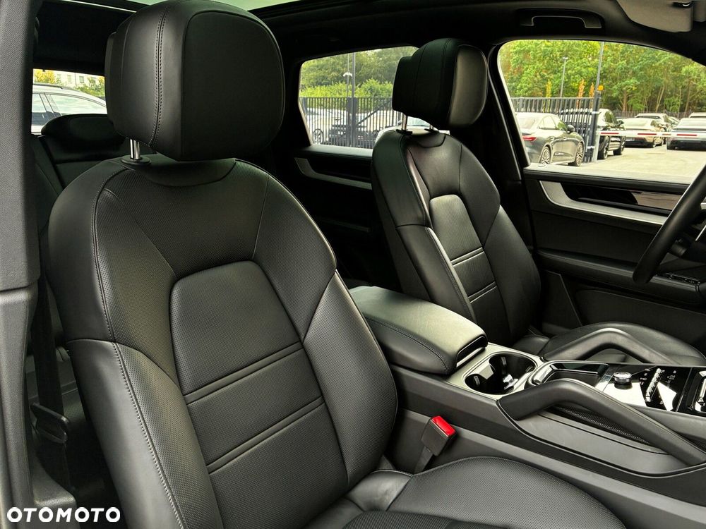 Porsche Cayenne - 41