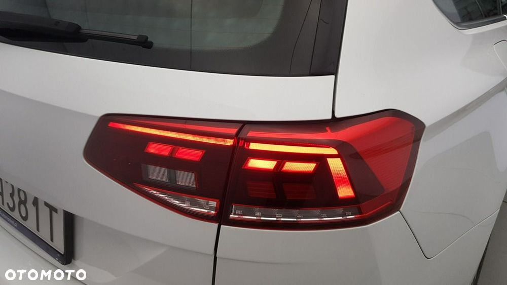 Volkswagen Passat - 12