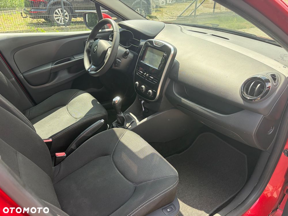 Renault Clio 1.2 16V 75 Life - 11