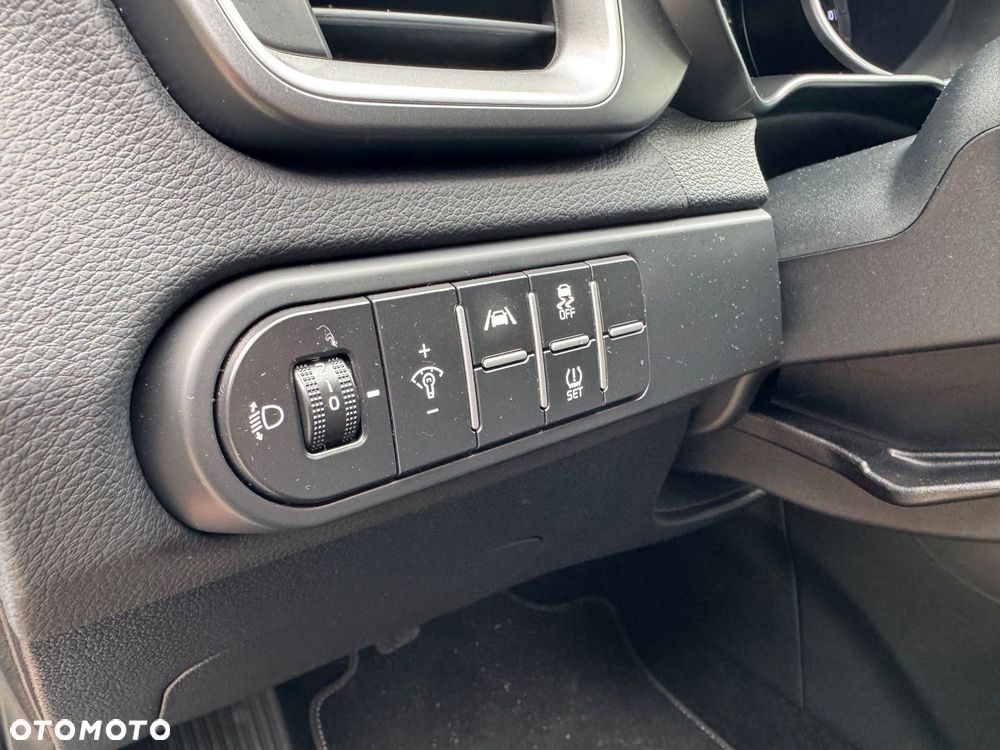 Kia XCeed 1.5 T-GDI M - 35