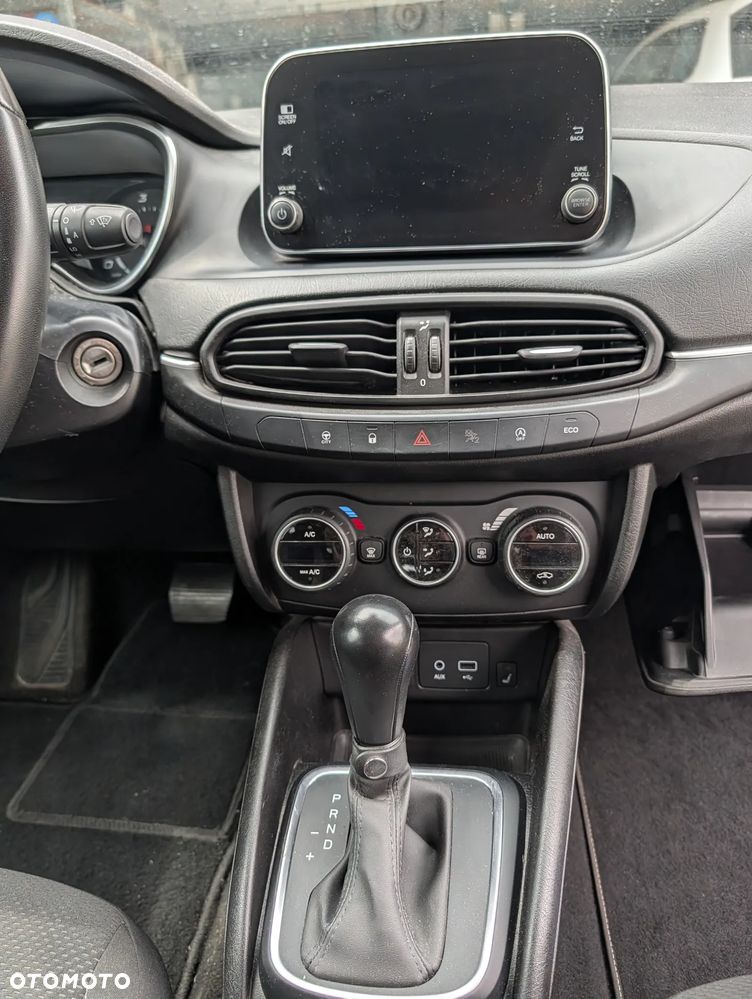 Fiat Tipo 1.6 MultiJet 16v Lounge DDCT - 11