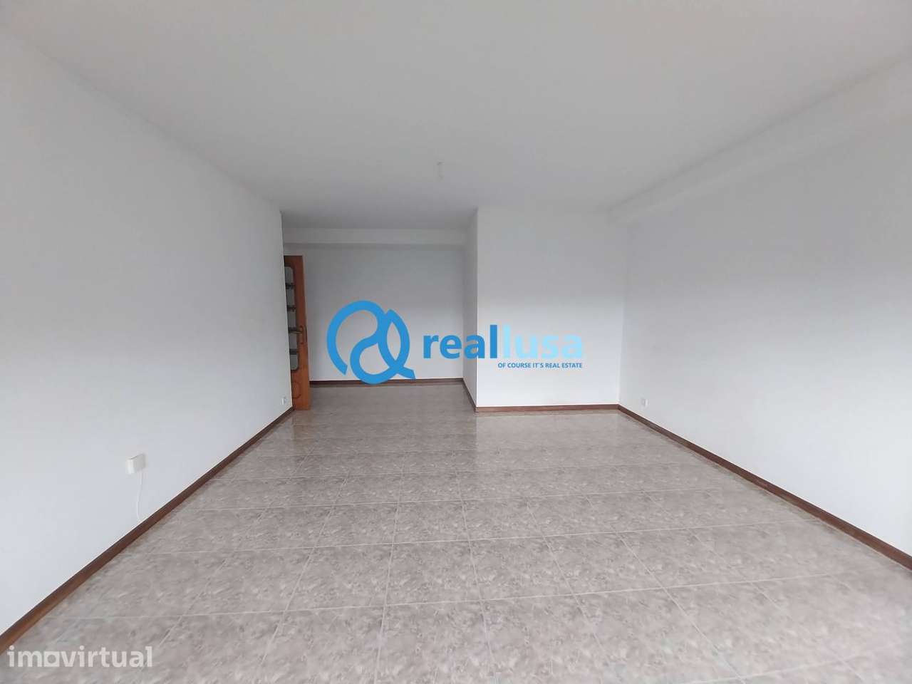 Apartamento T2 c/ garagem Vilar do Paraíso Vila Nova de Gaia - Grande imagem: 5/17
