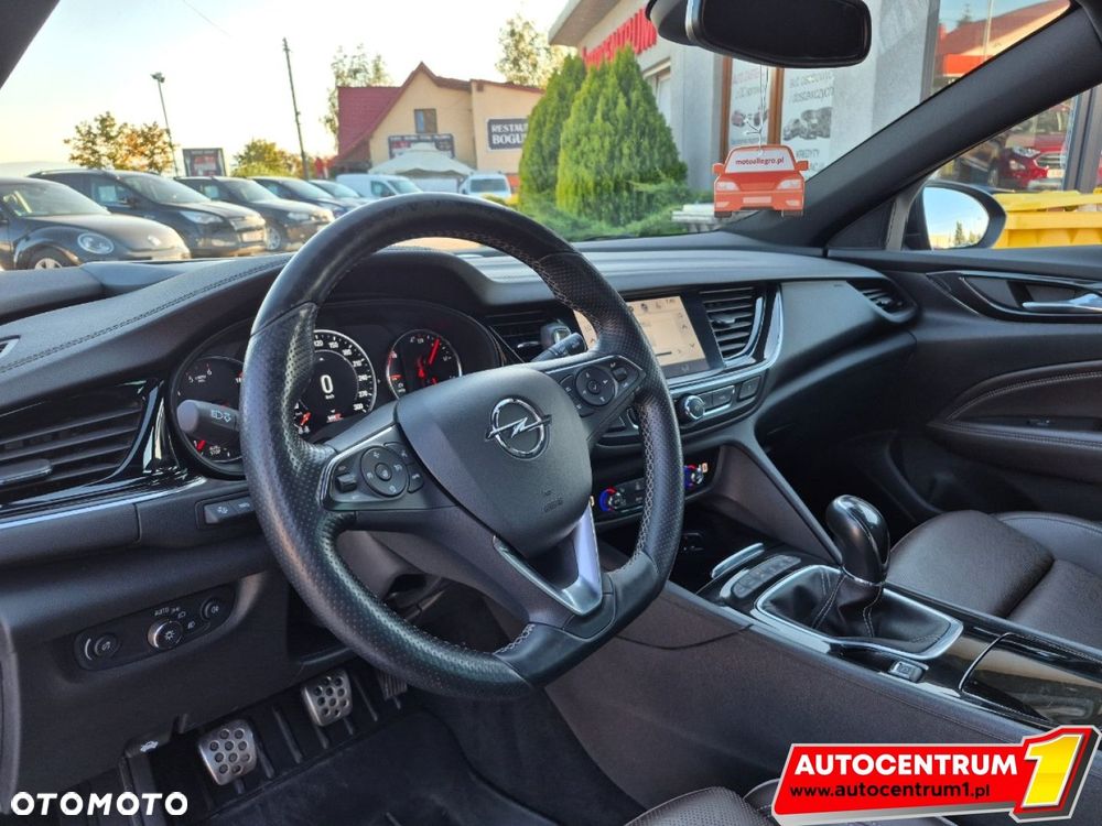 Opel Insignia - 25