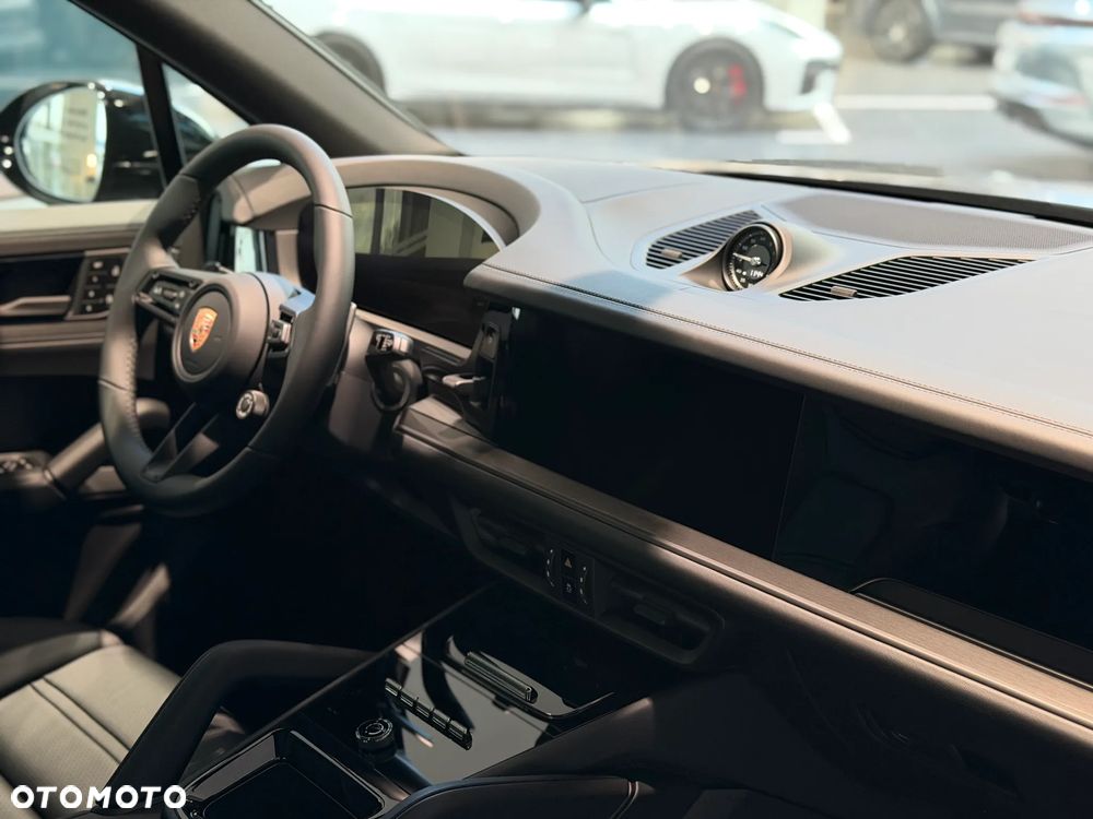 Porsche Cayenne E-Hybrid PHEV Black Edition - 32