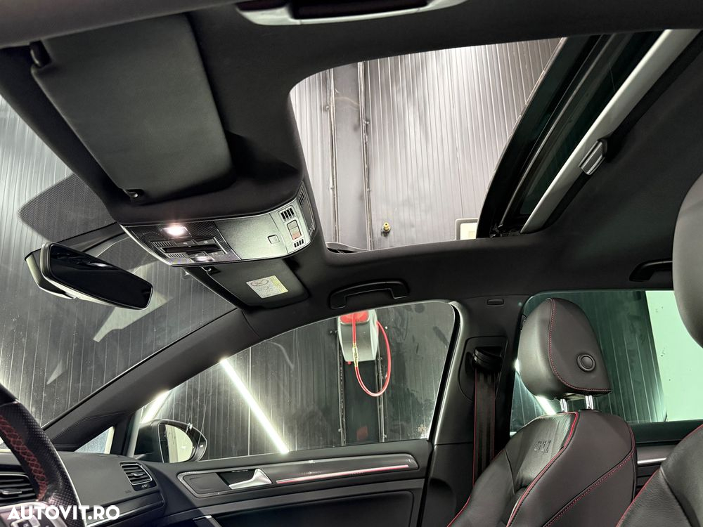Volkswagen Golf GTI TCR 2.0 TSI OPF DSG - 16