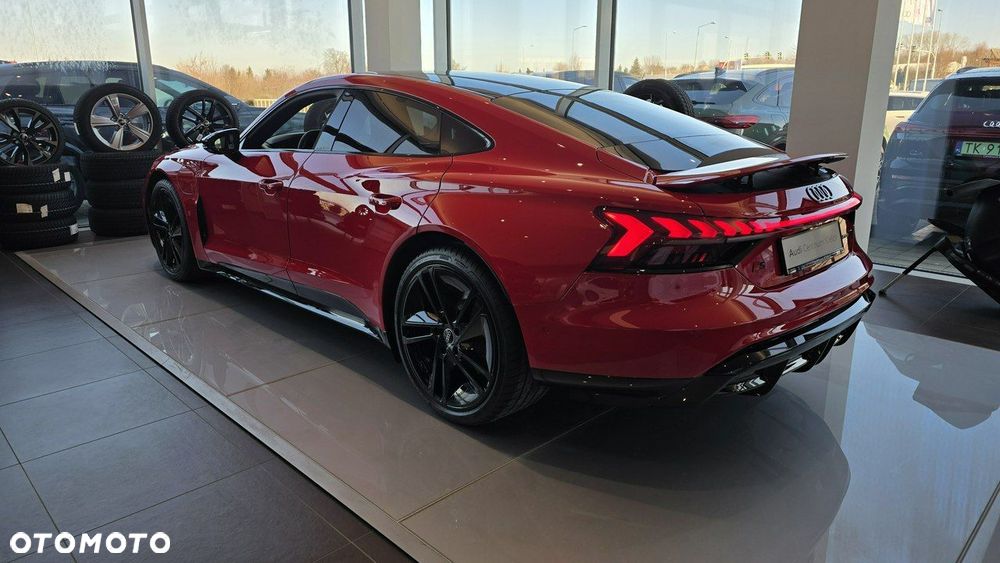 Audi e-tron GT - 4