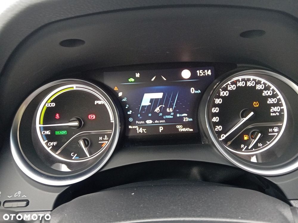 Toyota Camry 2.5 Hybrid Comfort CVT - 12