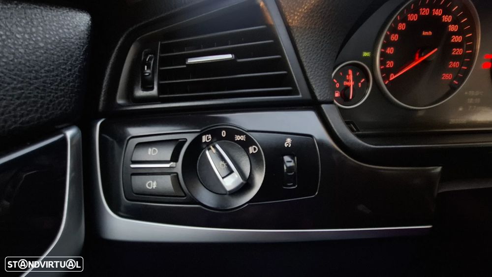 BMW 520 d Luxury Line - 37