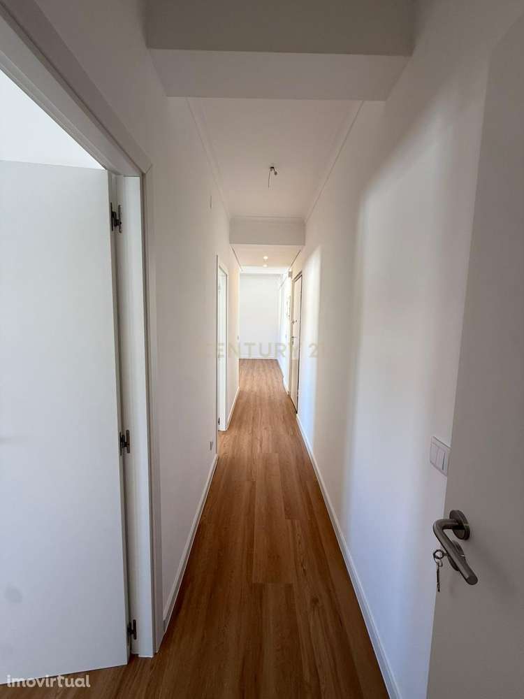 Apartamento T2 Remodelado na Amadora – Mina de Água – Pronto a Habitar - Grande imagem: 3/24