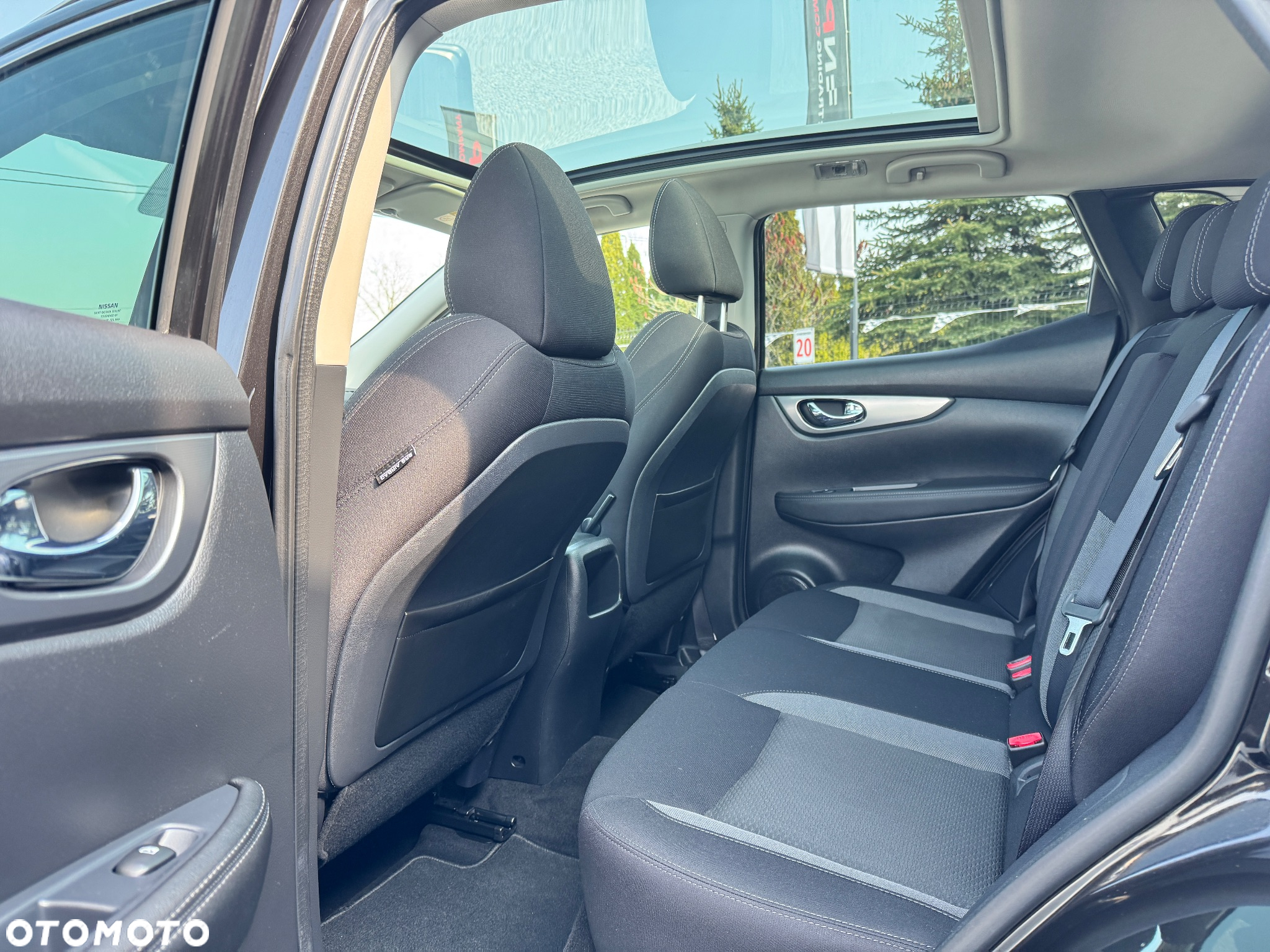 Nissan Qashqai 1.3 DIG-T DCT N-CONNECTA - 9