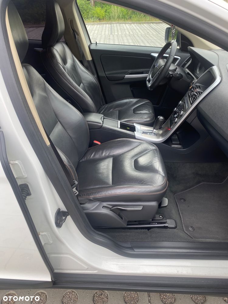 Volvo XC 60 D5 AWD Geartronic Summum - 7