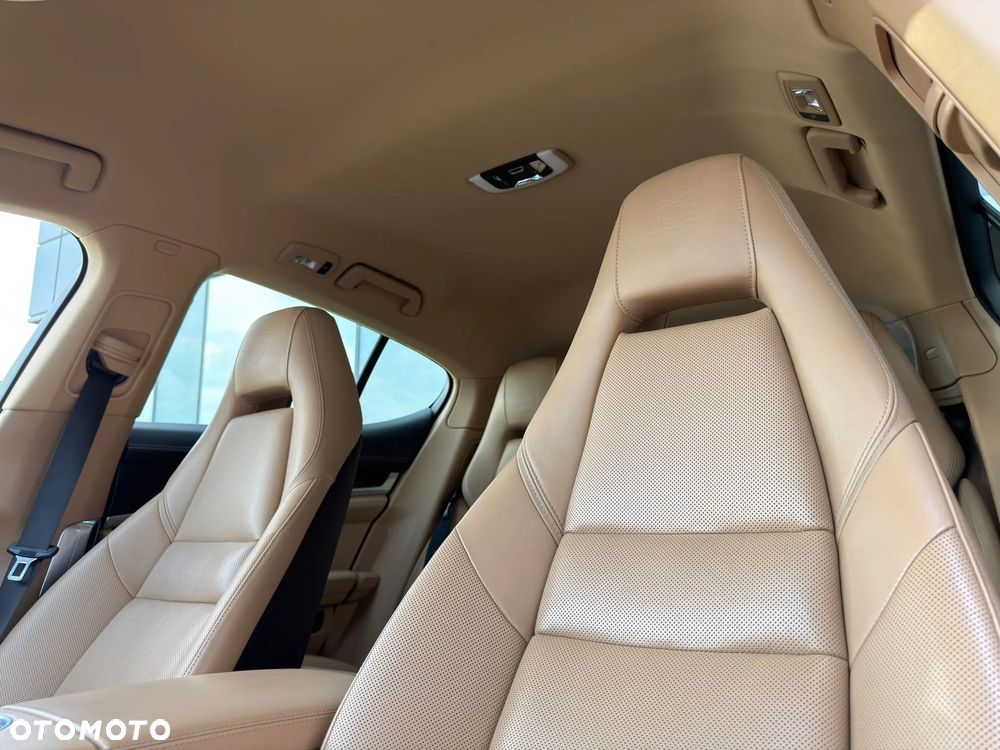 Porsche Panamera 4 - 18