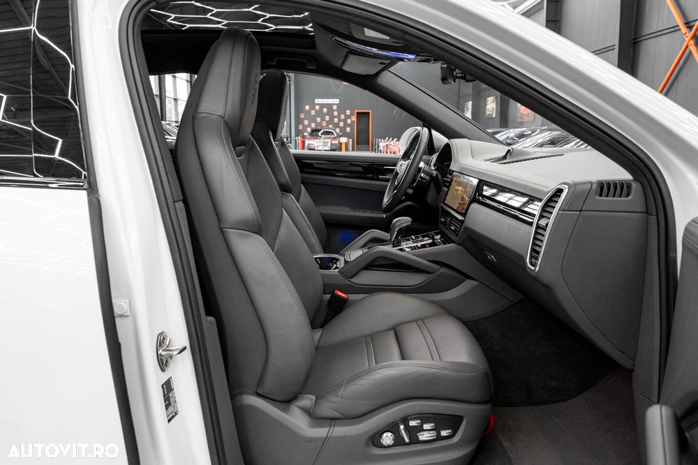 Porsche Cayenne Coupe Tiptronic S - 12
