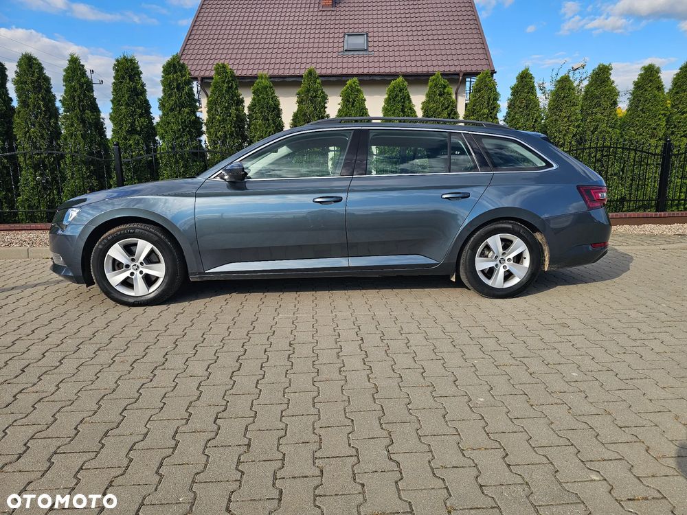 Skoda Superb 2.0 TDI Premium Edition - 2