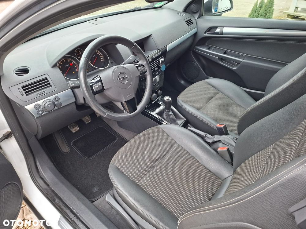 Opel Astra 1.8 Black&White - 20