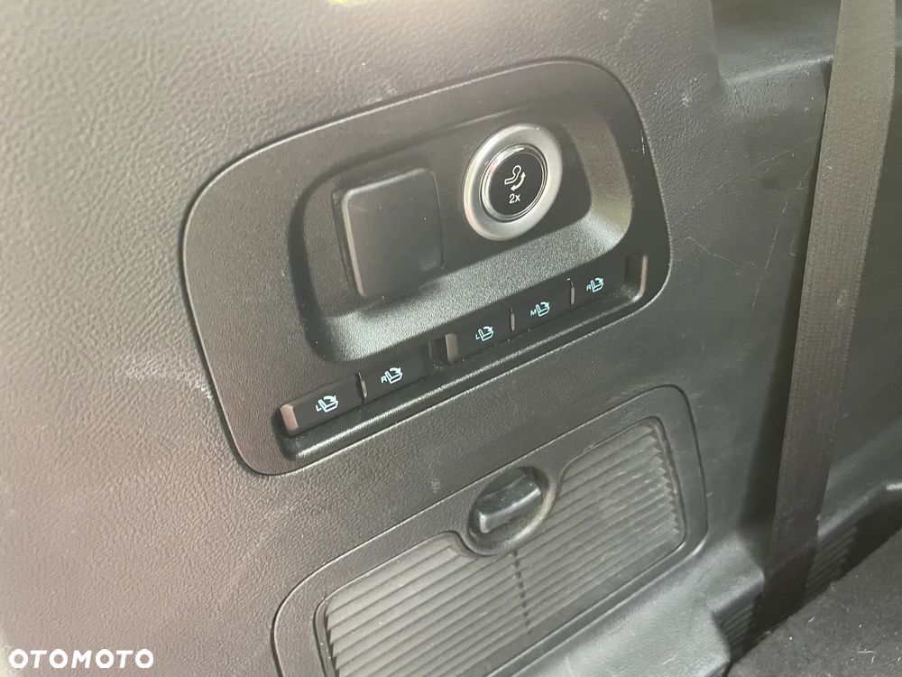 Ford S-Max 2.0 EcoBlue Titanium - 24