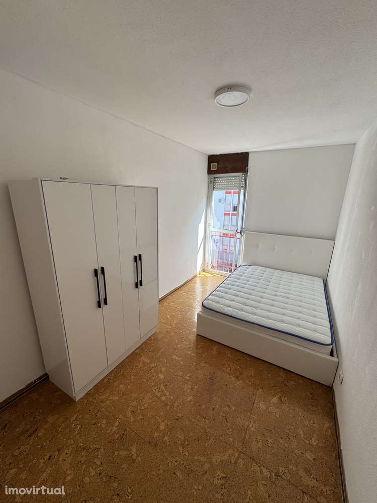 Quarto para Casal Disponível – Vale da Amoreira (Moita) - Grande imagem: 3/3