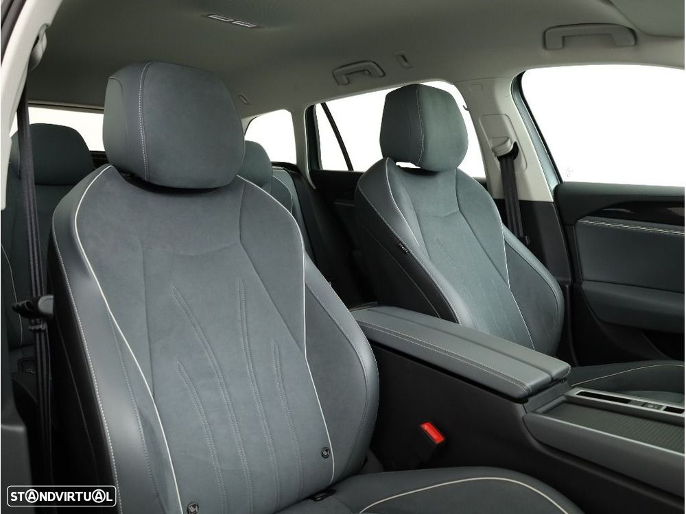 VW Passat Variant - 15