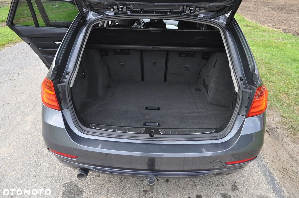 BMW Seria 3 318d Sport Line - 15