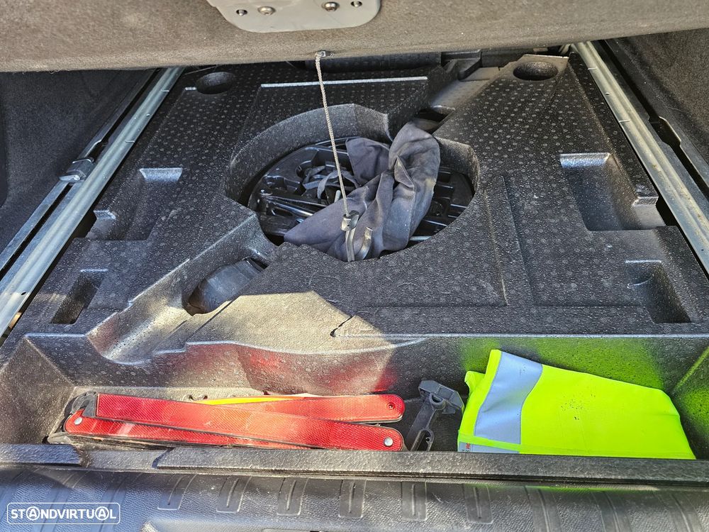 Peugeot 308 SW BlueHDi 120 EAT6 Stop & Start Allure - 12