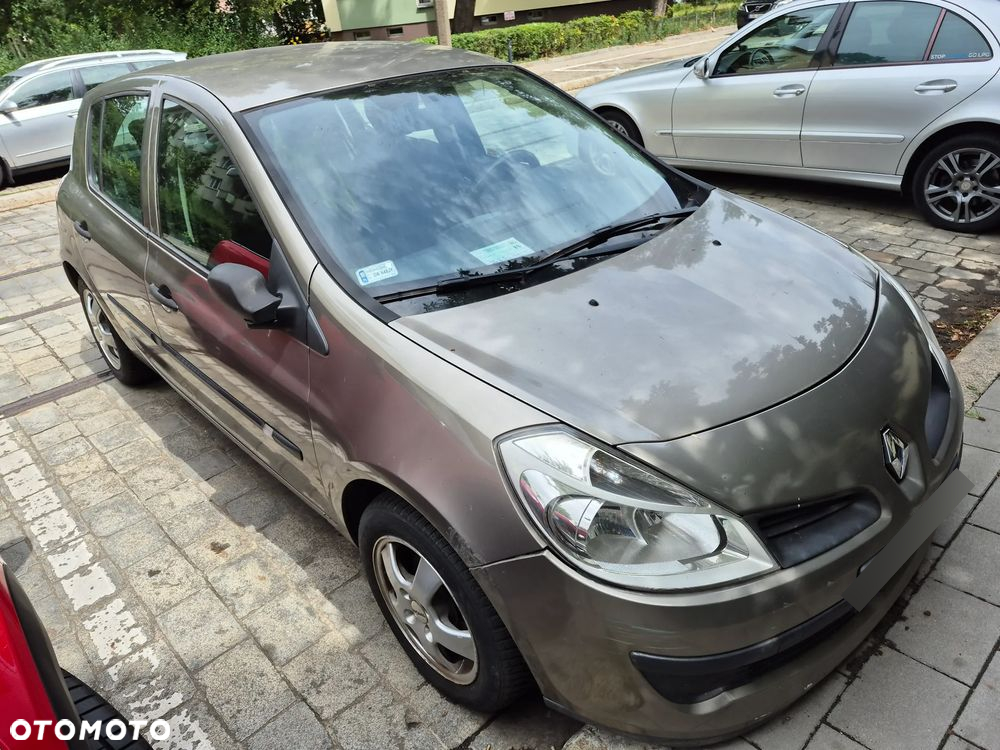 Renault Clio 1.5 dCi Authentique - 4