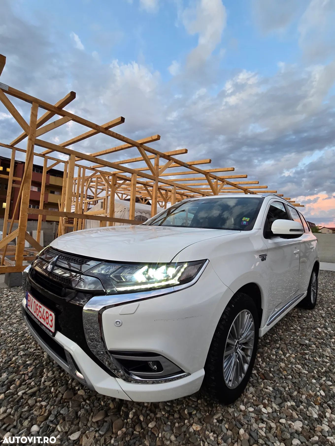 Mitsubishi Outlander 2.4 4WD Plug-In Hybrid Diamant+ - 1