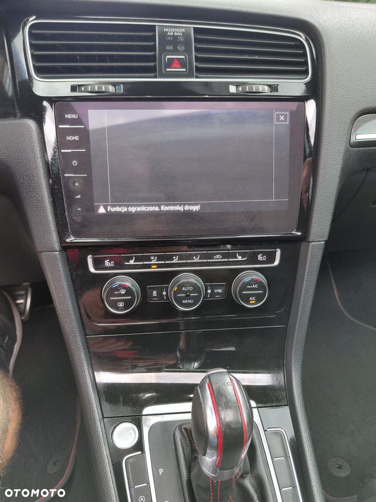 Volkswagen Golf - 30