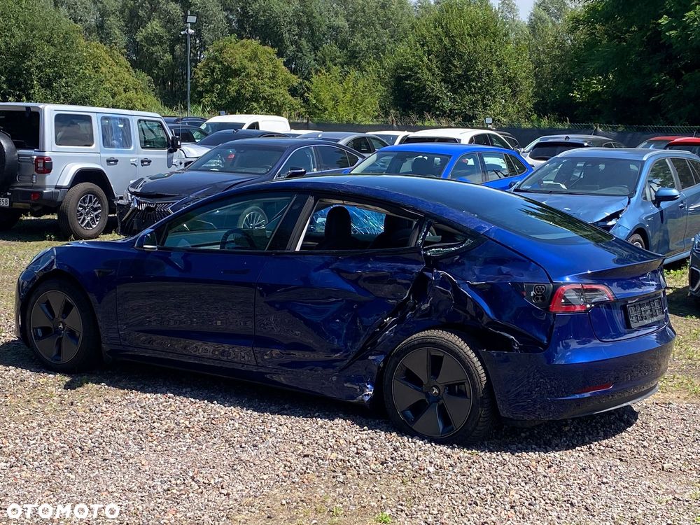 Tesla Model 3 - 9