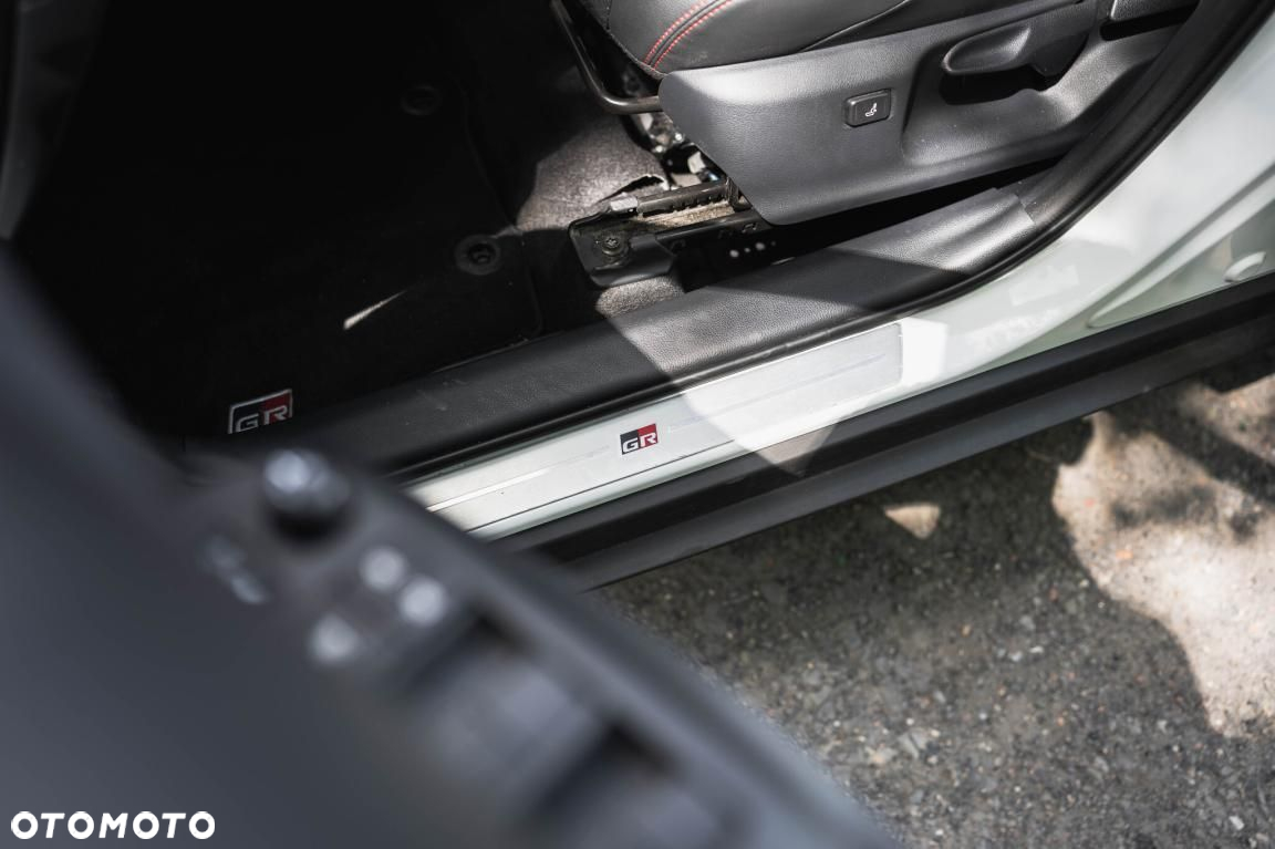 Toyota Yaris Cross - 25