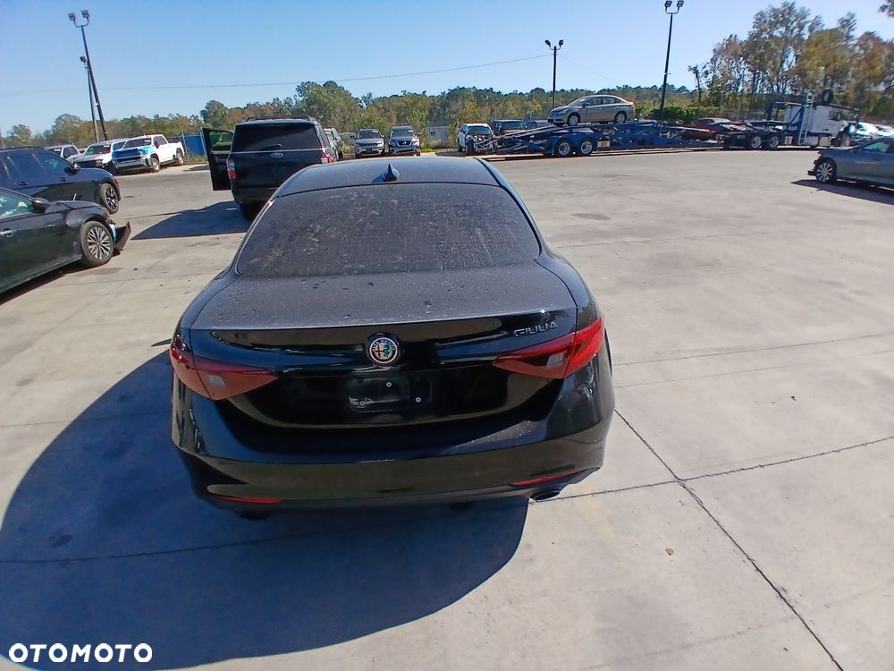 Alfa Romeo Giulia 2.0 Turbo 16V AT8 Veloce - 9