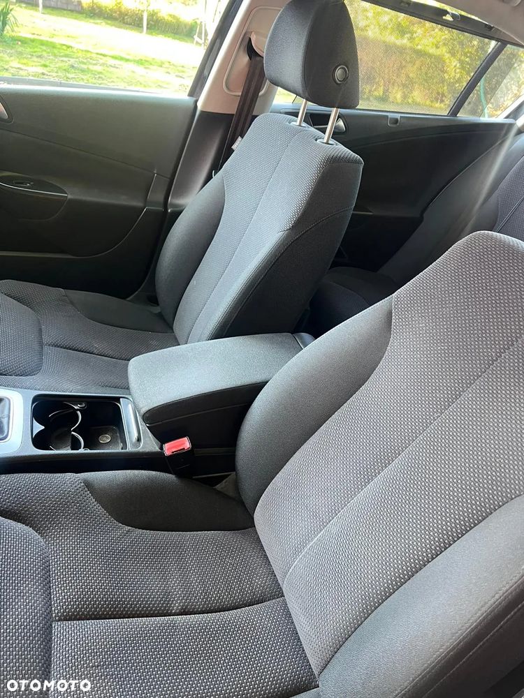 Volkswagen Passat - 8