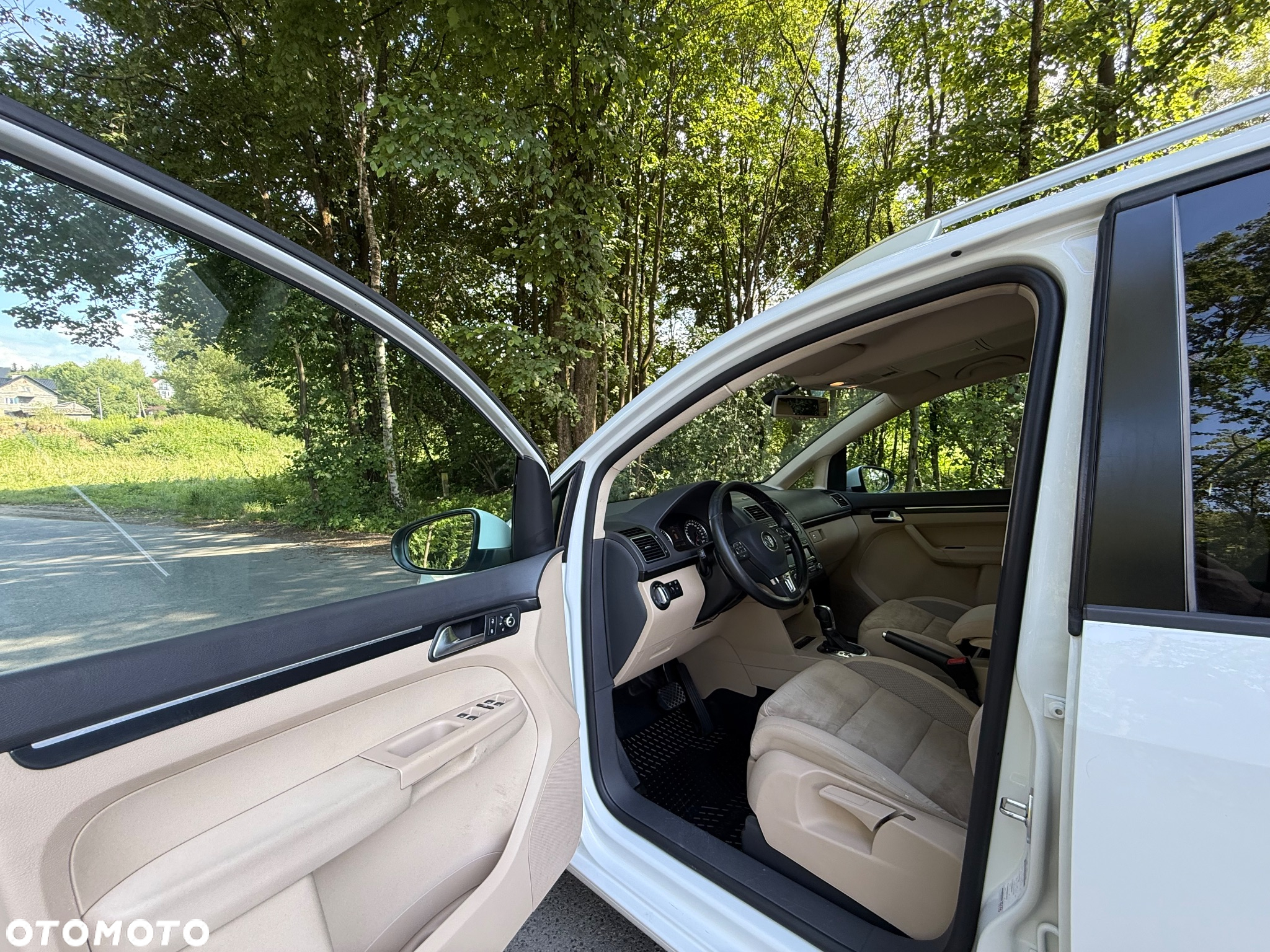 Volkswagen Touran 2.0 TDI DSG Highline - 13