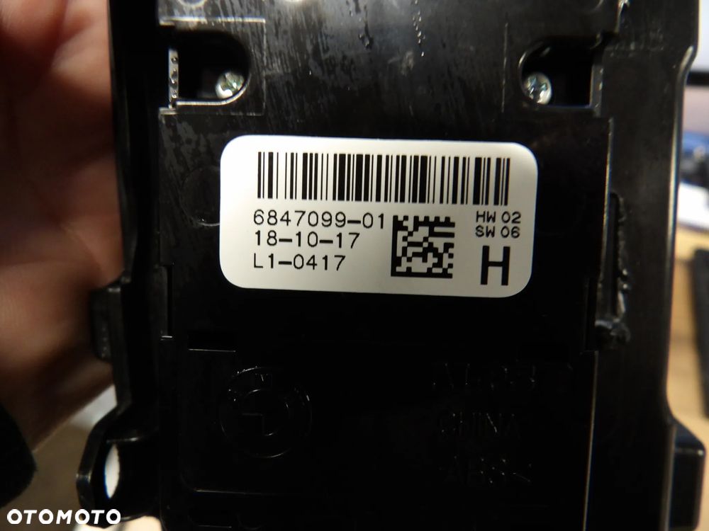 BMW - G01,X3 - PANEL OTWIERANIA SZYB - LEWY PRZÓD - EUROPA - 6847099  9299459 - 4