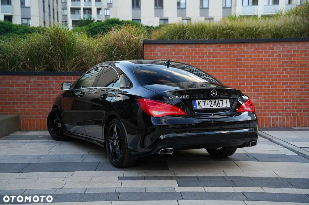 Mercedes-Benz CLA 200 7G-DCT AMG Line - 5