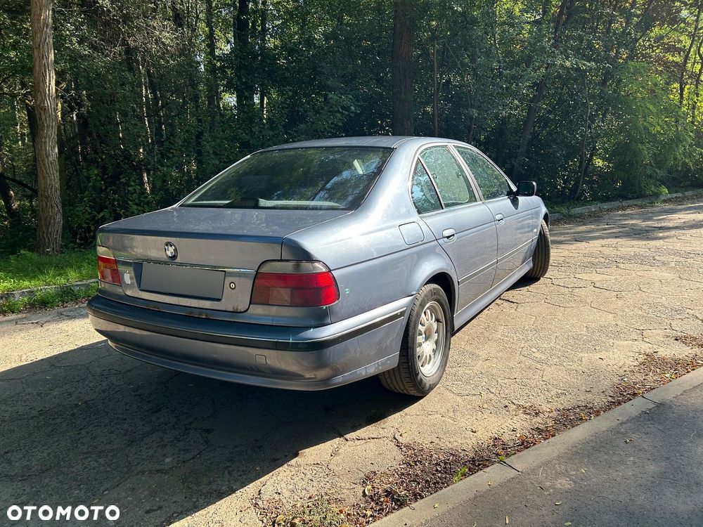 BMW Seria 5 528i - 3