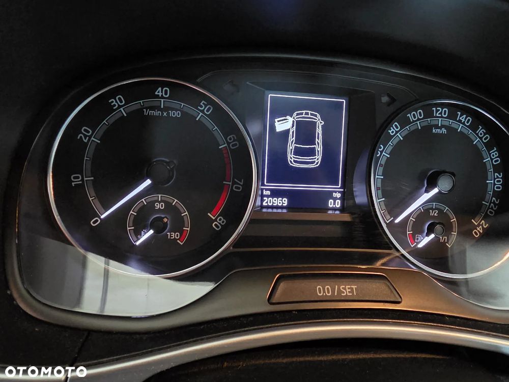Skoda Fabia 1.0 TSI Ambition - 10