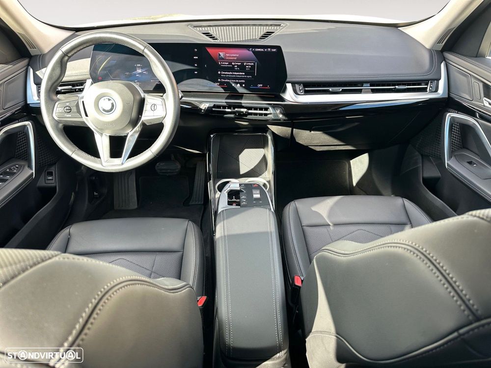 BMW iX1 eDrive20 - 10