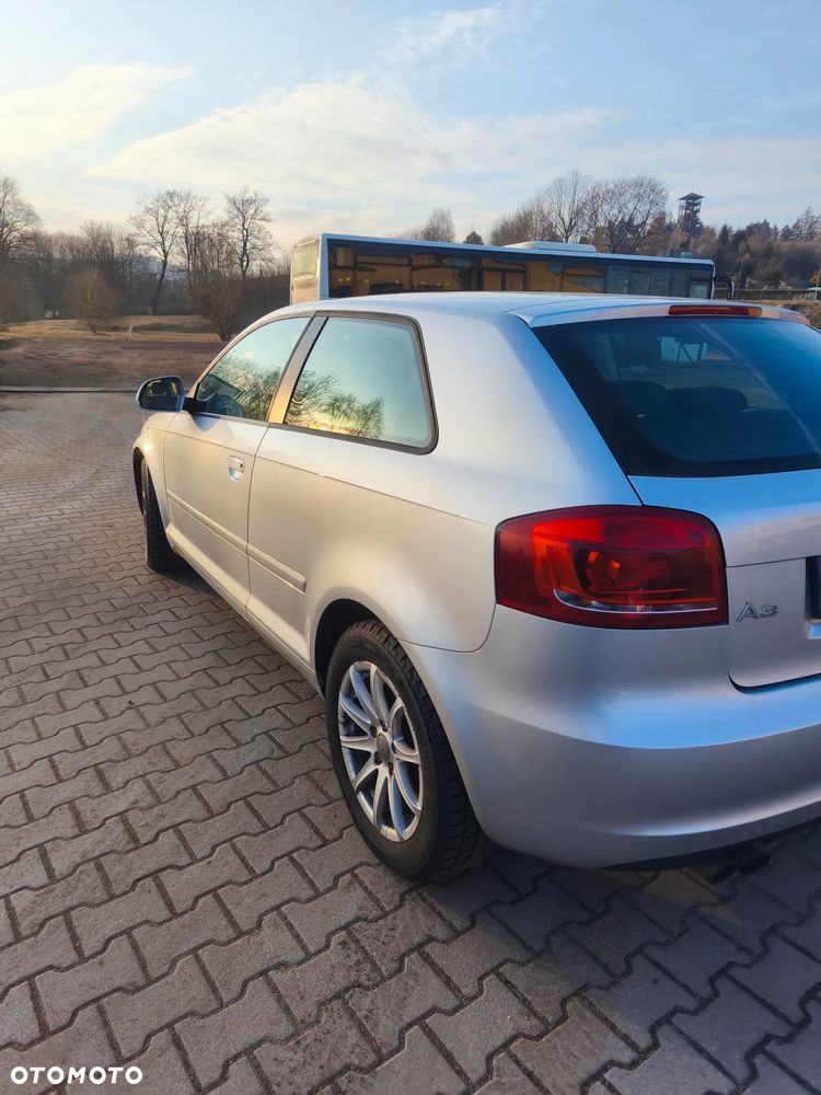 Audi A3 Sportback 2.0 TDI Ambiente - 3