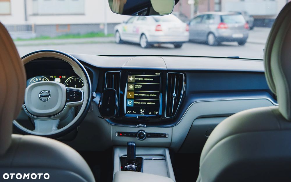 Volvo XC 60 B4 B Momentum - 7