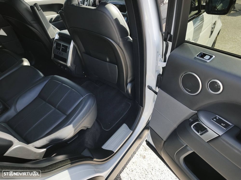 Land Rover Range Rover Sport P400e HSE Dynamic Stealth - 25