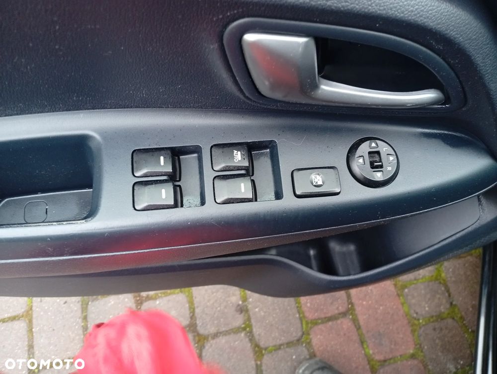 Kia Rio 1.4 Fifa World Cup Edition - 24