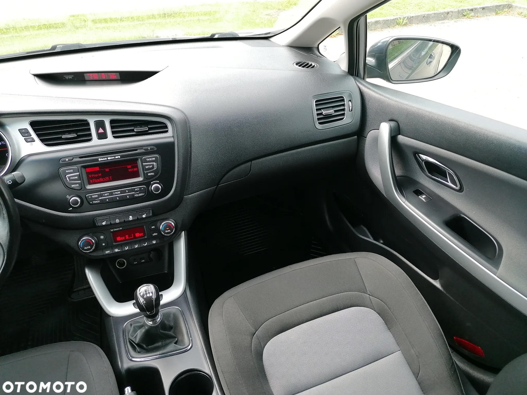 Kia Ceed 1.4 CVVT Dream Team Edition - 11