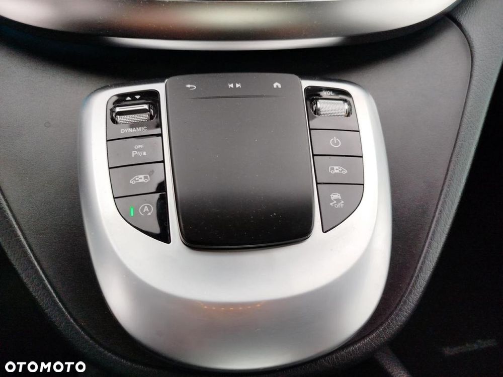 Mercedes-Benz Klasa V - 28