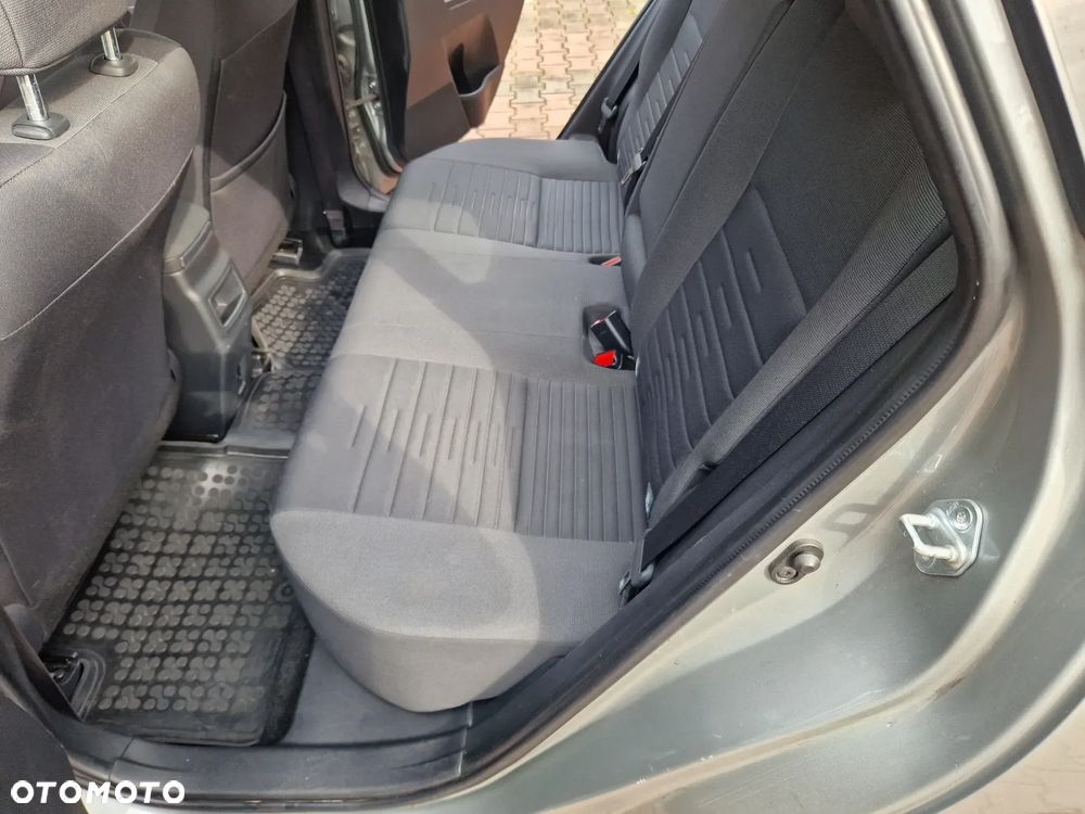 Toyota Auris 1.6 Comfort - 16