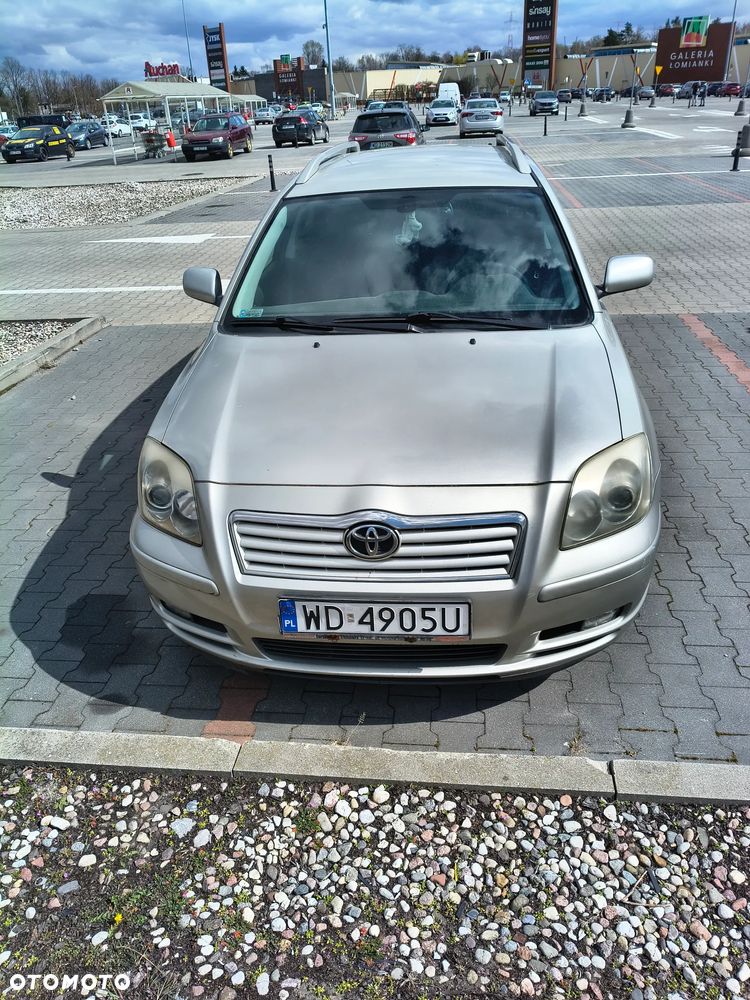 Toyota Avensis 2.0 D-4D High - 12